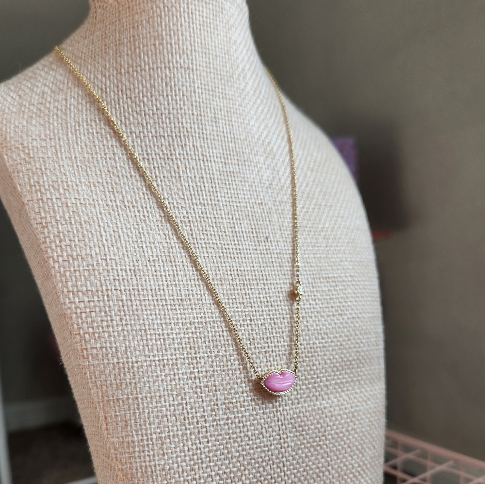 Kendra Scott Lips Pendant Necklace - Picture 2 of 5